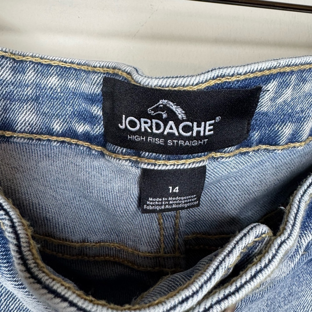 Jordache woman’s High Rise Straight- Acid Wash Jeans - Picture 2 of 4